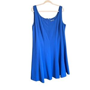 Roz & Ali Scoop Neck Full Skirt Skater Dress-
Size 18 fitted waistline/Flare